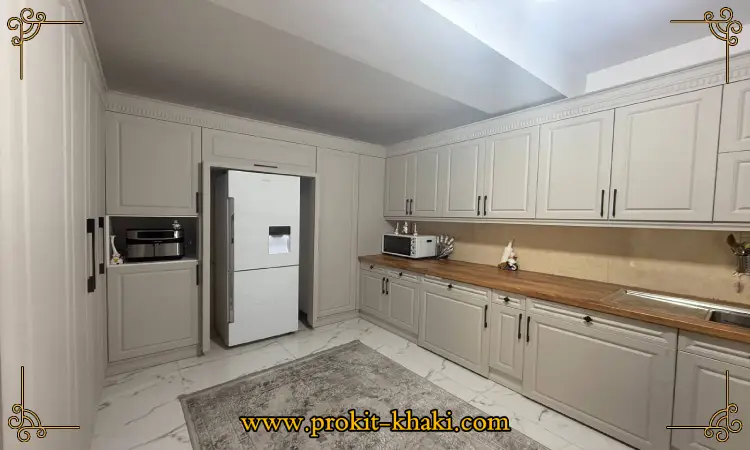 کابینت صفحه قهوه ای