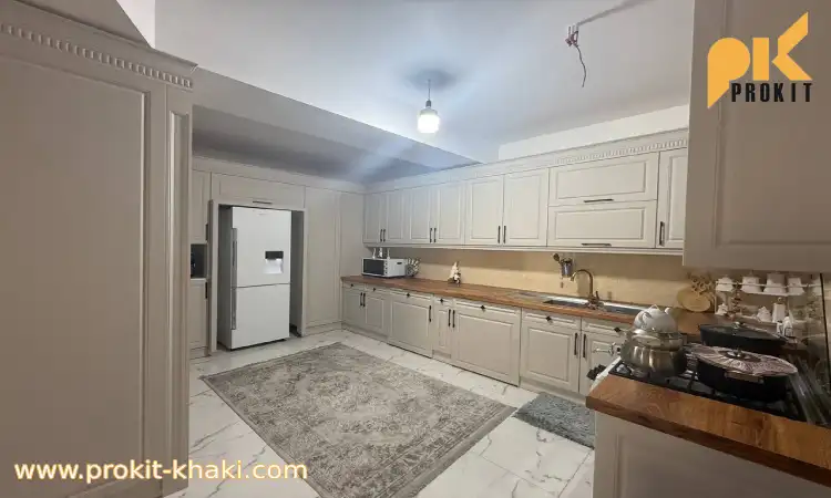 کابینت نئوکلاسیک کرم رنگ