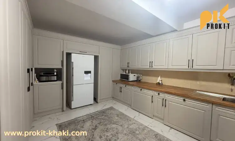 طراحی کابینت نئوکلاسیک کرم رنگ